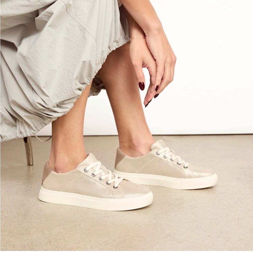 Toms Women's Champagne Metallic Suede Sneakers NIB